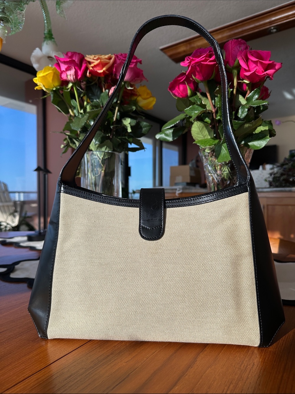 Bally Canvas & Leather Shoulder Bag | Made in Italy | Quiet Luxury | Vintage - Picture 2 of 14